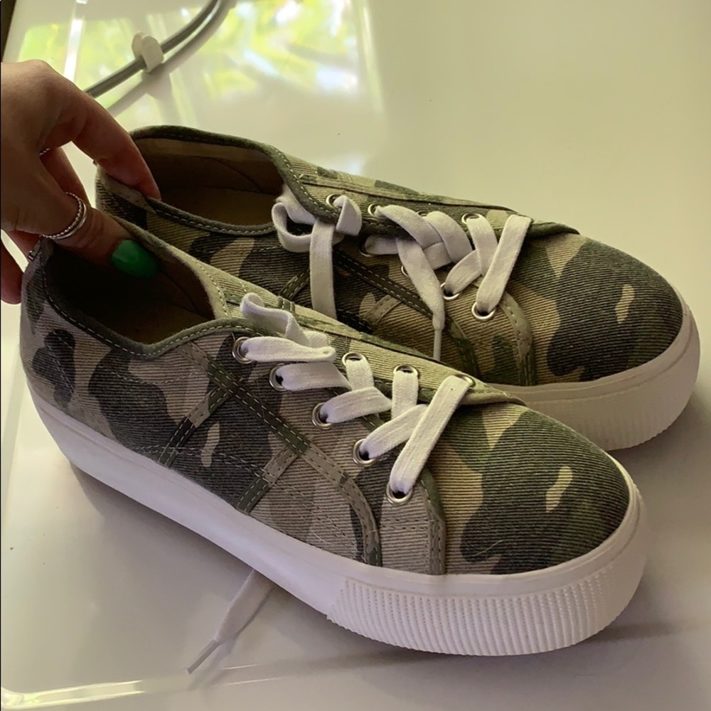 Steve Madden platform sneakers